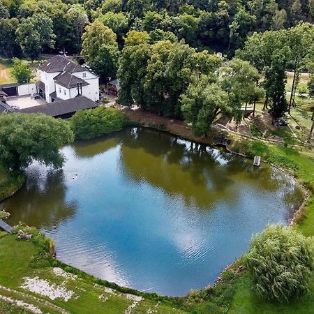 Penzion A Restaurace Belecky Mlyn Pteni Εξωτερικό φωτογραφία
