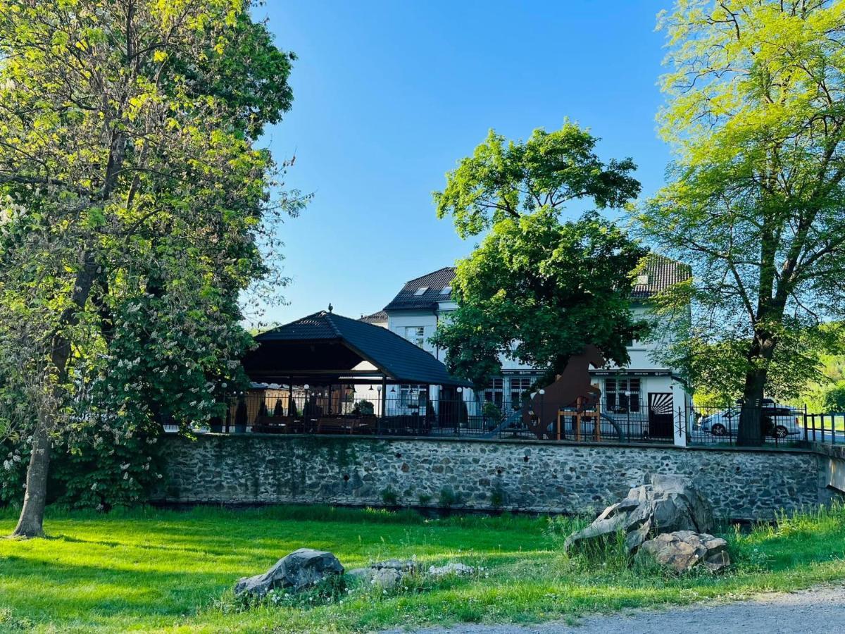 Penzion A Restaurace Belecky Mlyn Pteni Εξωτερικό φωτογραφία